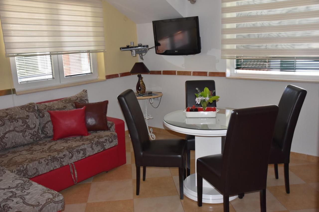 Apartments Scepanovic Tivat Exteriör bild